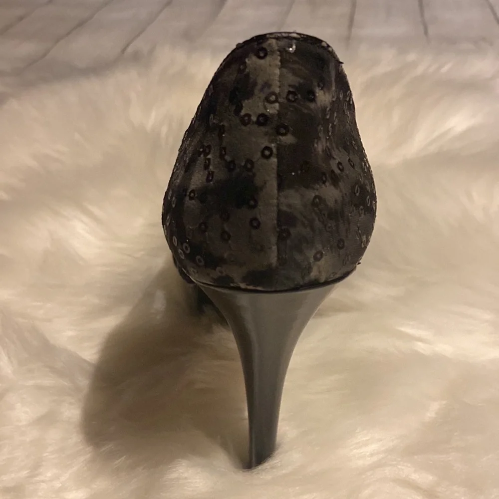 Guess‎ High Heal shoes